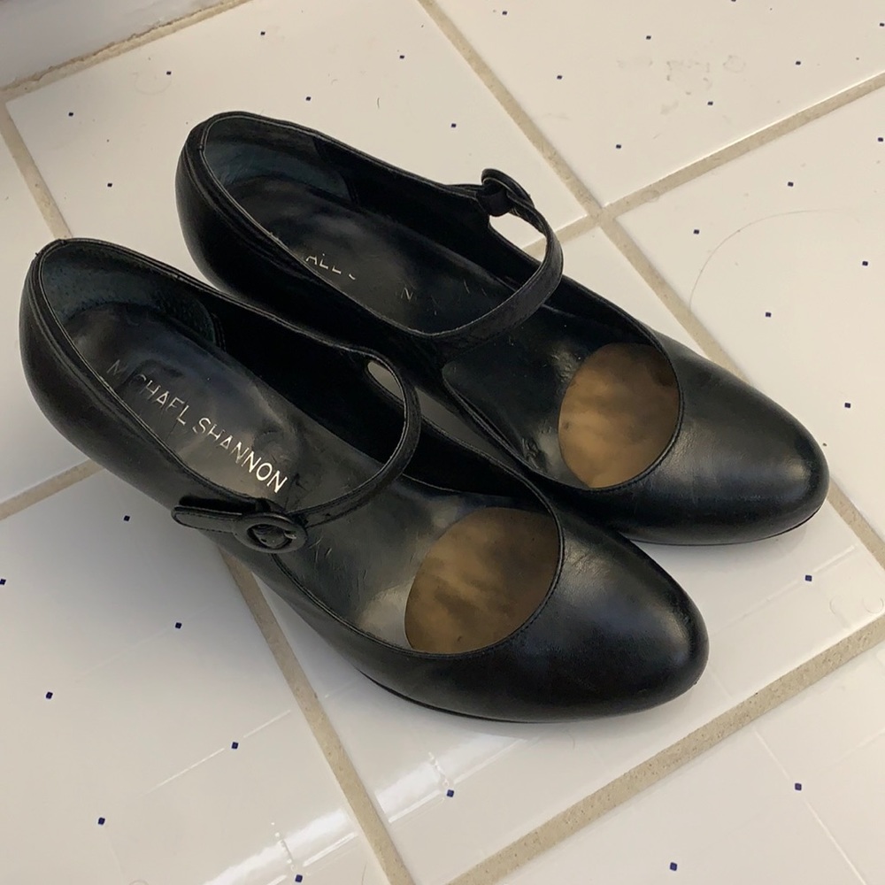 Black Mary Jane heel